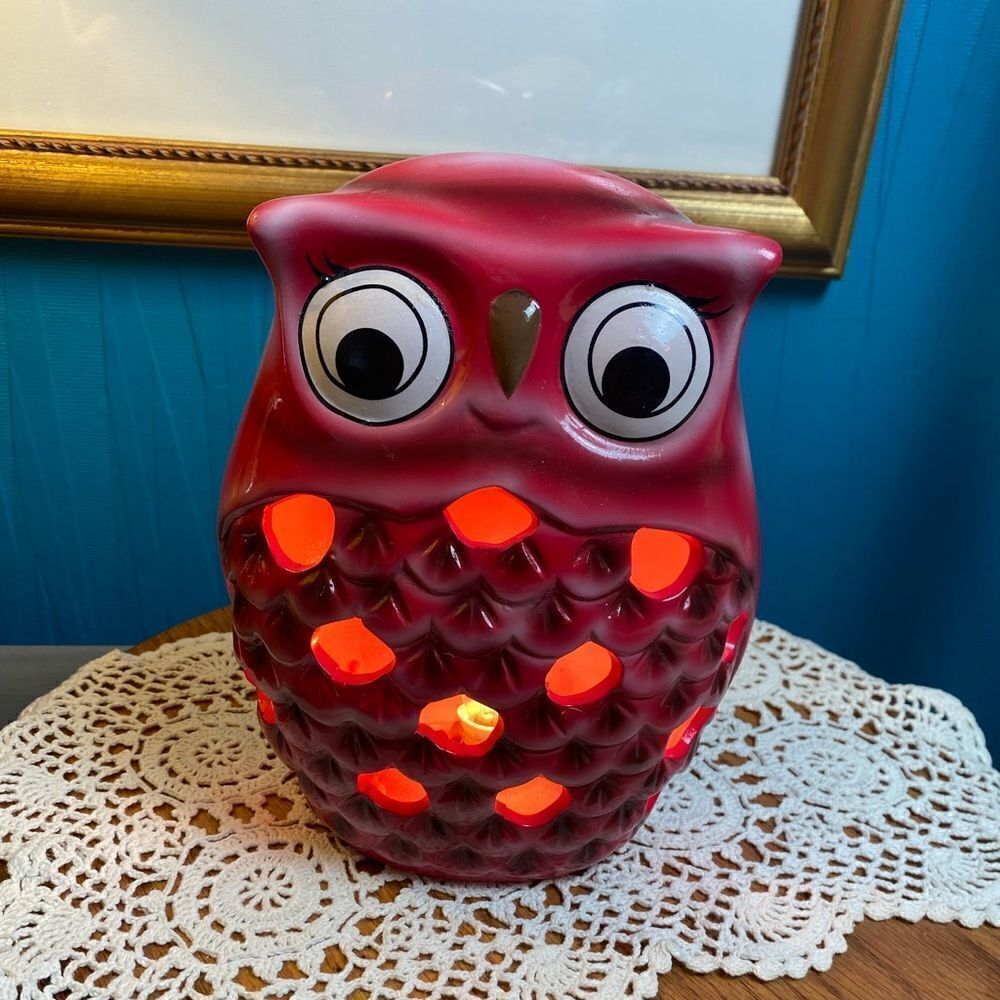 Owl nightlight vintage 70’s red cord has on off switch great condition